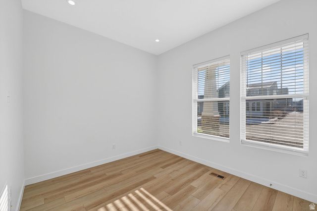 6942 W DOCKSIDER DR, South Jordan, UT 84009