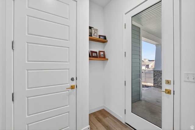 6942 W DOCKSIDER DR, South Jordan, UT 84009