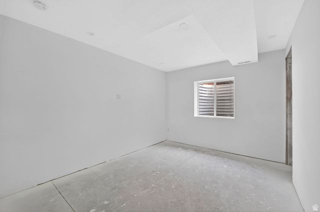 6942 W DOCKSIDER DR, South Jordan, UT 84009