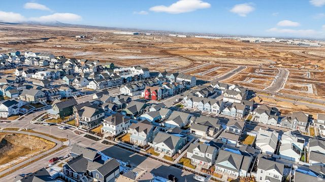 6942 W DOCKSIDER DR, South Jordan, UT 84009