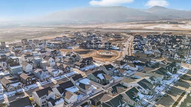 6942 W DOCKSIDER DR, South Jordan, UT 84009