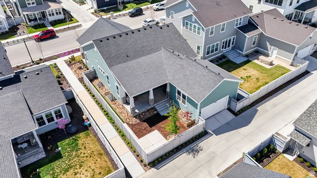 6942 W DOCKSIDER DR, South Jordan, UT 84009