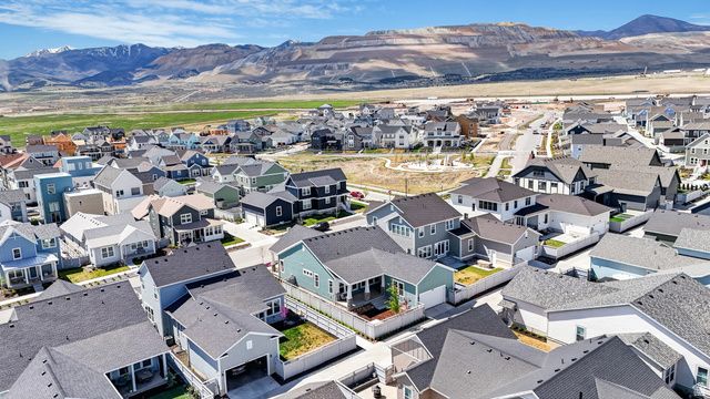 6942 W DOCKSIDER DR, South Jordan, UT 84009
