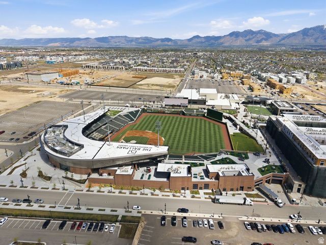 6942 W DOCKSIDER DR, South Jordan, UT 84009