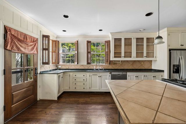 1006 Estes Rd, Nashville, TN 37215