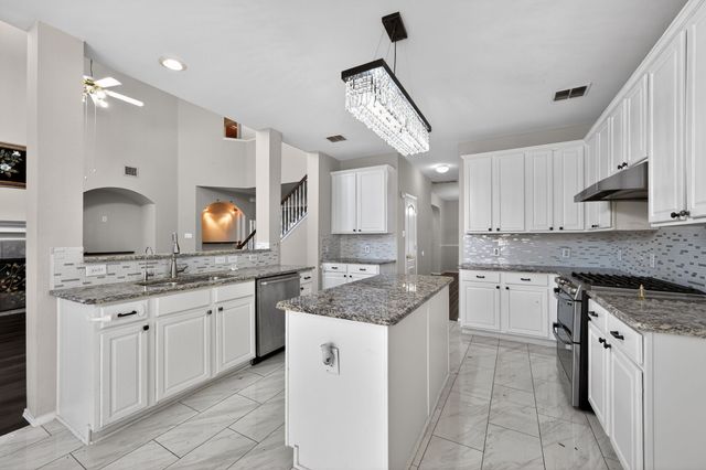 205 Lake Village Drive, Mckinney, TX 75071