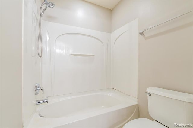 1030 Lorenzo Court, Troy, MI 48085
