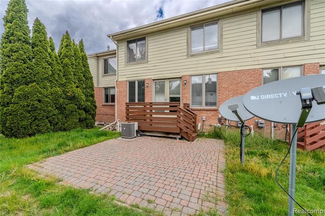 1030 Lorenzo Court, Troy, MI 48085
