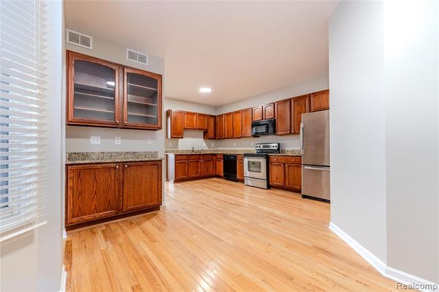 1030 Lorenzo Court, Troy, MI 48085