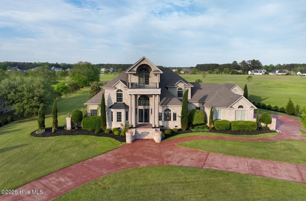1223 Autumn Lakes Drive, Grimesland, NC 27837