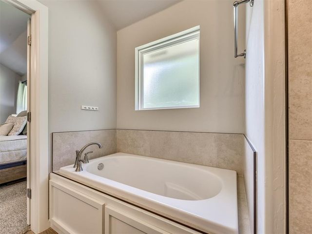 9542 Pastoral Drive, Guthrie, OK 73044