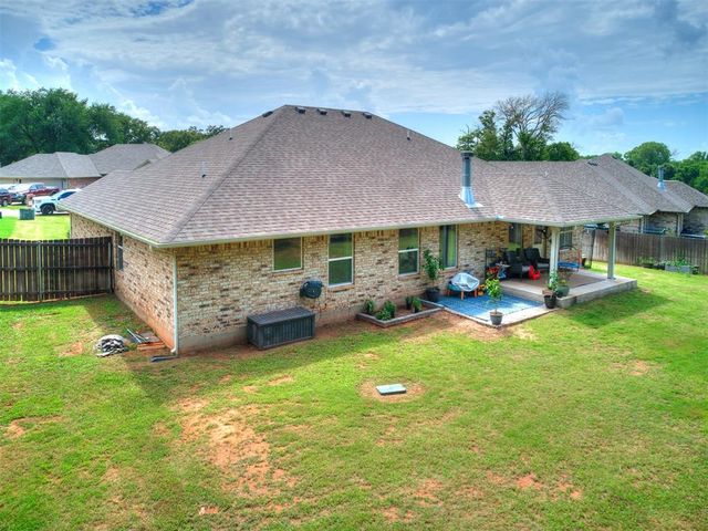 9542 Pastoral Drive, Guthrie, OK 73044