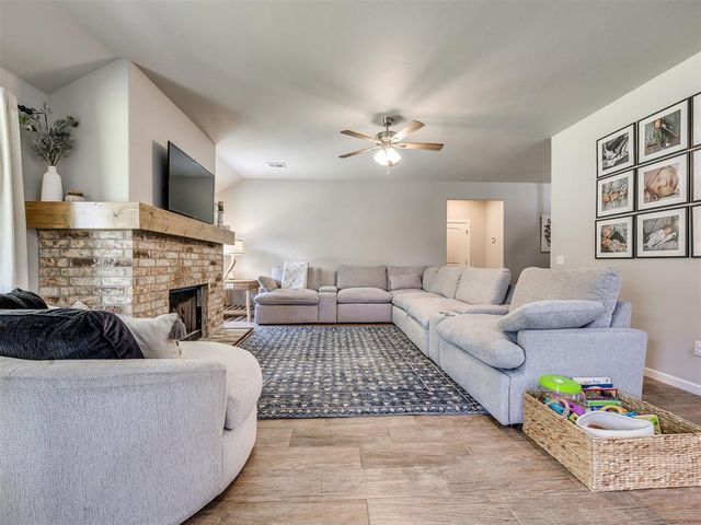 9542 Pastoral Drive, Guthrie, OK 73044