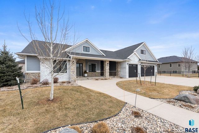 2905 W 77th St Street, Sioux Falls, SD 57108