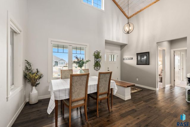 2905 W 77th St Street, Sioux Falls, SD 57108