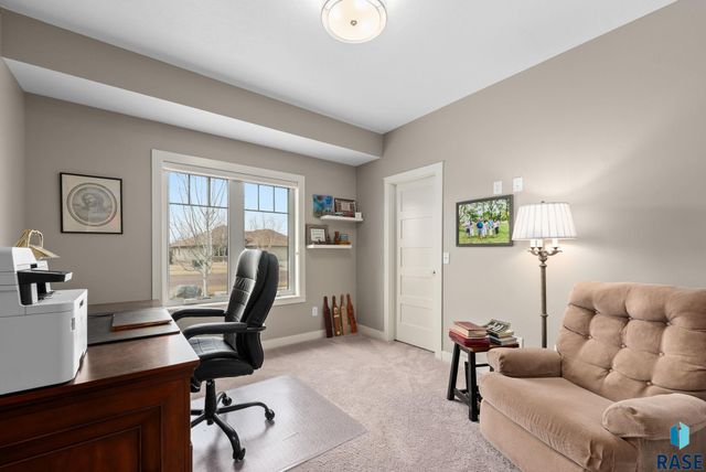 2905 W 77th St Street, Sioux Falls, SD 57108