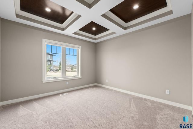 2905 W 77th St Street, Sioux Falls, SD 57108