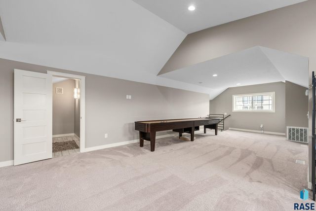 2905 W 77th St Street, Sioux Falls, SD 57108