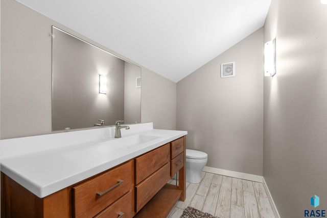 2905 W 77th St Street, Sioux Falls, SD 57108