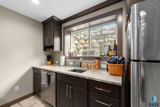 2905 W 77th St Street, Sioux Falls, SD 57108
