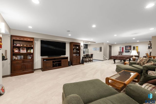 2905 W 77th St Street, Sioux Falls, SD 57108