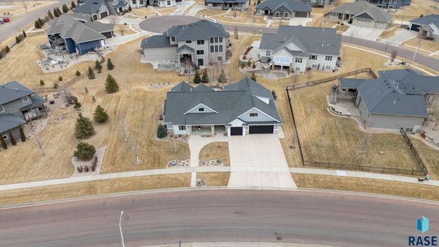 2905 W 77th St Street, Sioux Falls, SD 57108