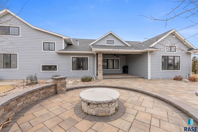 2905 W 77th St Street, Sioux Falls, SD 57108