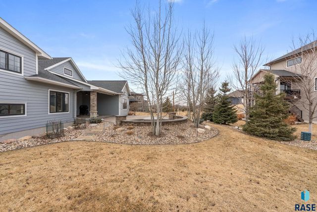 2905 W 77th St Street, Sioux Falls, SD 57108