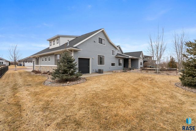 2905 W 77th St Street, Sioux Falls, SD 57108