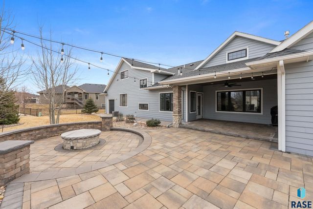 2905 W 77th St Street, Sioux Falls, SD 57108