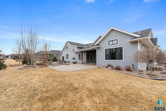 2905 W 77th St Street, Sioux Falls, SD 57108