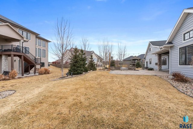 2905 W 77th St Street, Sioux Falls, SD 57108