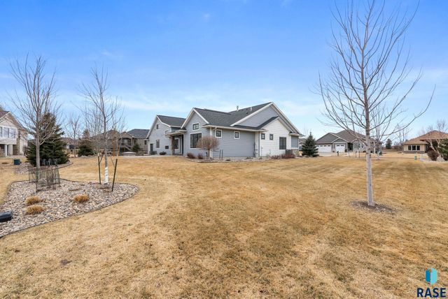 2905 W 77th St Street, Sioux Falls, SD 57108