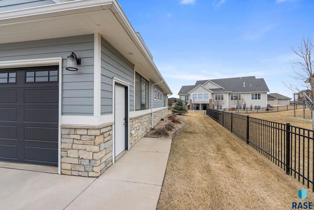 2905 W 77th St Street, Sioux Falls, SD 57108