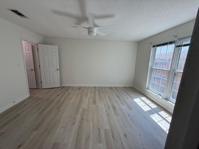 910 Elizabeth Lane, Shalimar, FL 32579