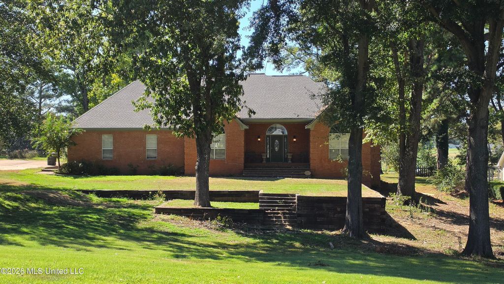124 Gwen Road, Senatobia, MS 38668 — exterior