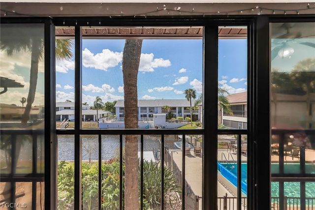 3935 Country Club BLVD 17, Cape Coral, FL 33904