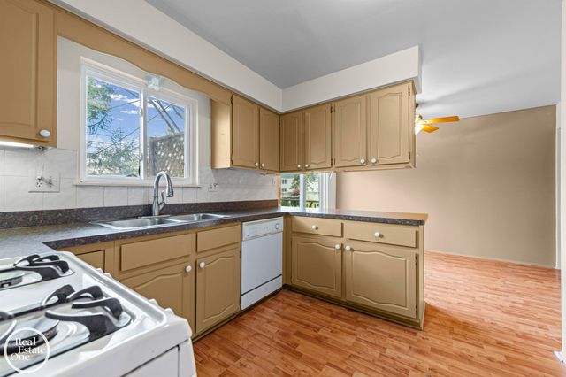 20004 Parkside Street, St Clair Shores, MI 48080