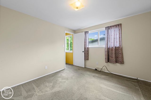 20004 Parkside Street, St Clair Shores, MI 48080