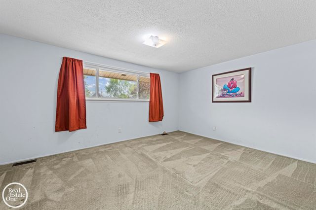 20004 Parkside Street, St Clair Shores, MI 48080