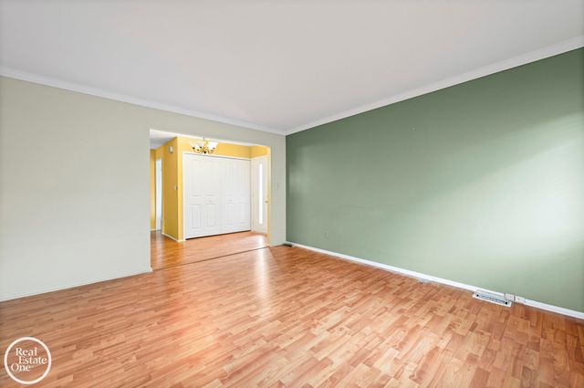 20004 Parkside Street, St Clair Shores, MI 48080
