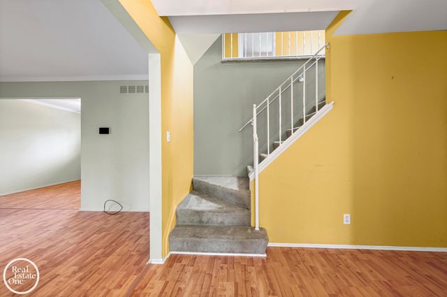 20004 Parkside Street, St Clair Shores, MI 48080