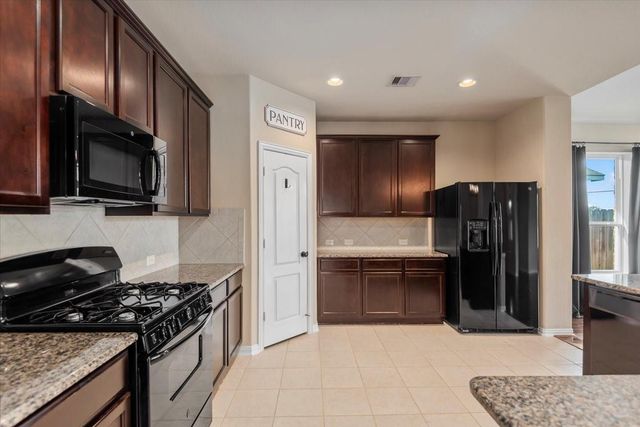 31926 Mckinley Run Drive, Hockley, TX 77447