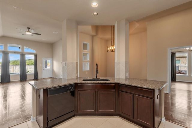 31926 Mckinley Run Drive, Hockley, TX 77447