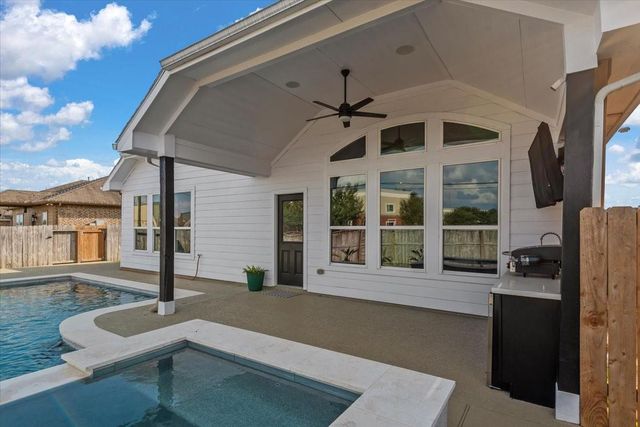 31926 Mckinley Run Drive, Hockley, TX 77447