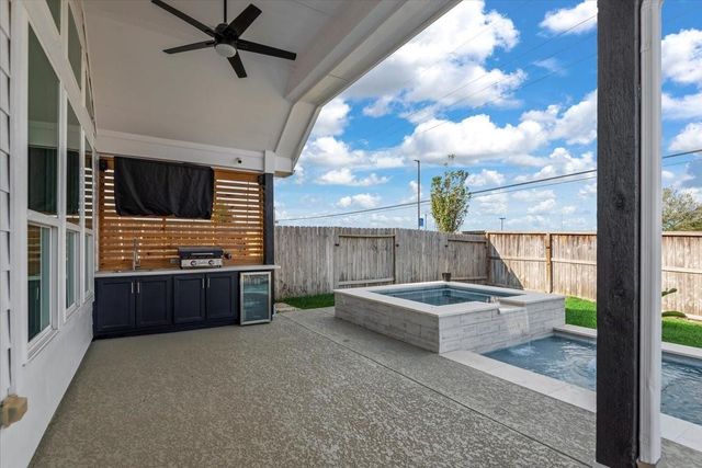 31926 Mckinley Run Drive, Hockley, TX 77447