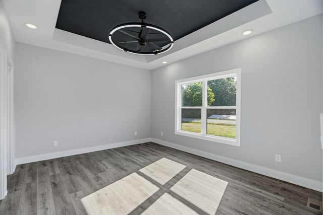 719 Mount Vernon Rd, Bethpage, TN 37022