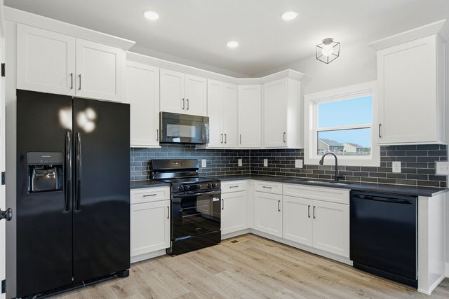 719 Mount Vernon Rd, Bethpage, TN 37022