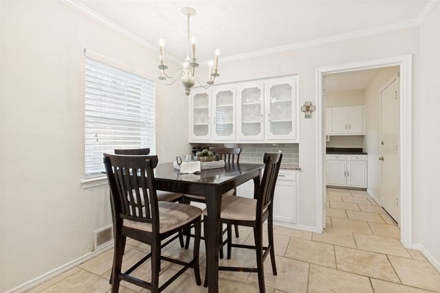 6935 Kingsbury Drive, Dallas, TX 75231