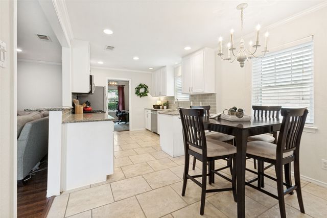 6935 Kingsbury Drive, Dallas, TX 75231